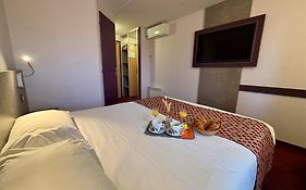 Brit Hotel Les Evens